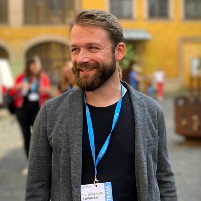 Dr. Benjamin Kowalski
